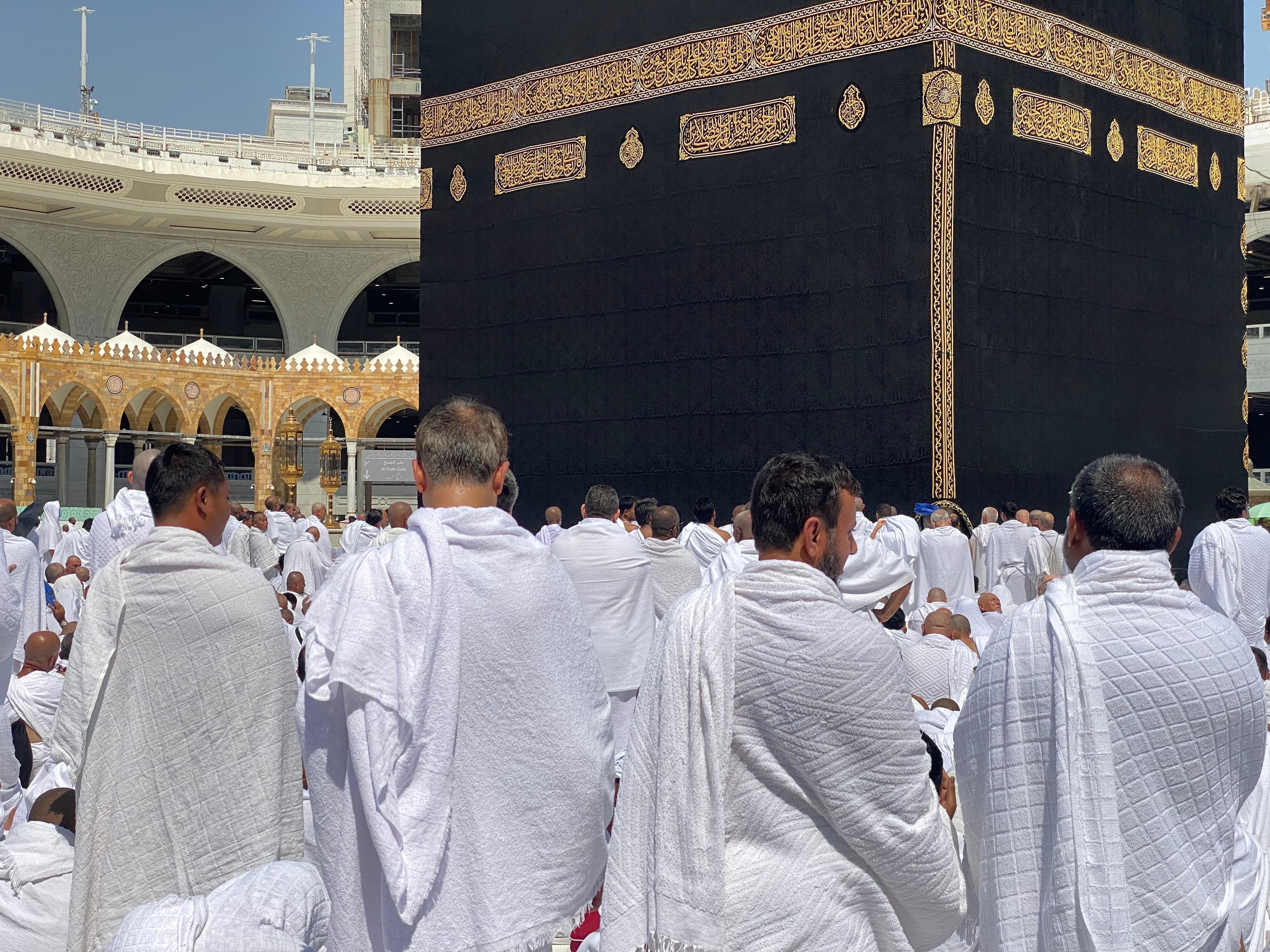 Apa Saja yang Dilakukan Saat Umroh